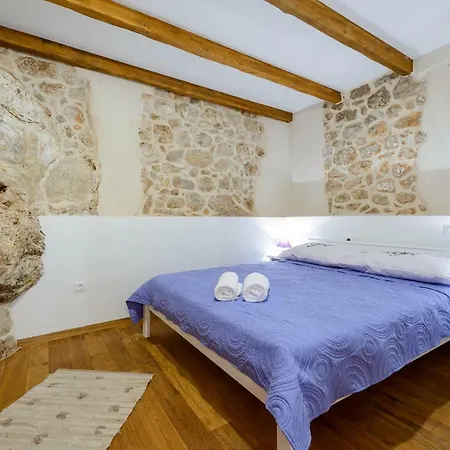 Stone-exceptional Private Estate Βίλα