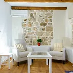 Stone-exceptional Private Estate فيلة مْليني