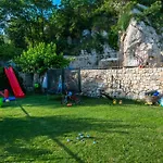Stone-exceptional Private Estate * مْليني