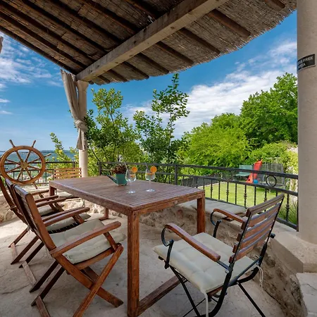 Stone-exceptional Private Estate ムリニ