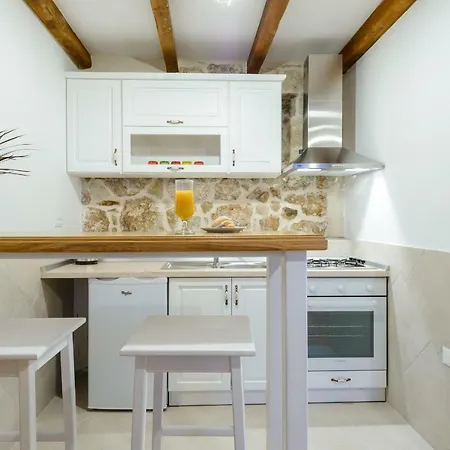 Stone-exceptional Private Estate Willa *