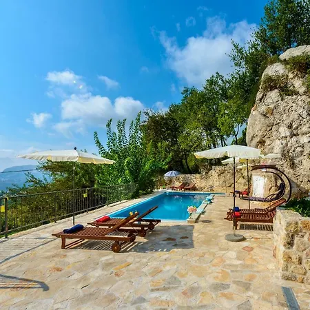 Stone-exceptional Private Estate *