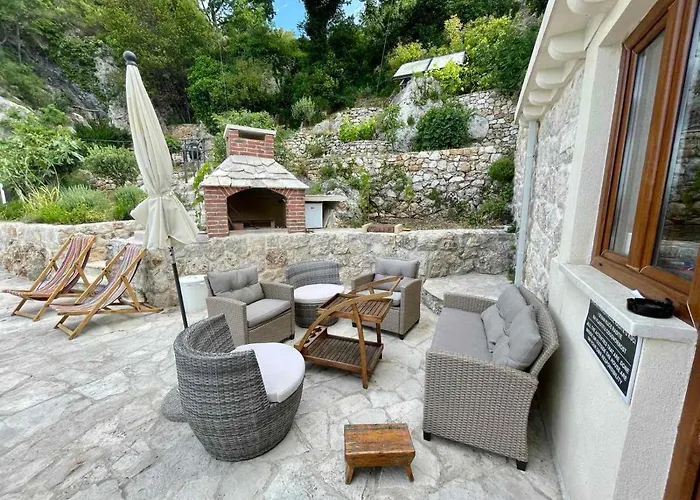 Stone-exceptional Private Estate *