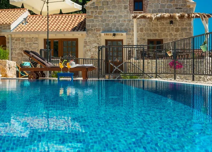 Stone-exceptional Private Estate 别墅