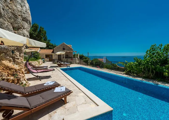 Stone-exceptional Private Estate 米利尼