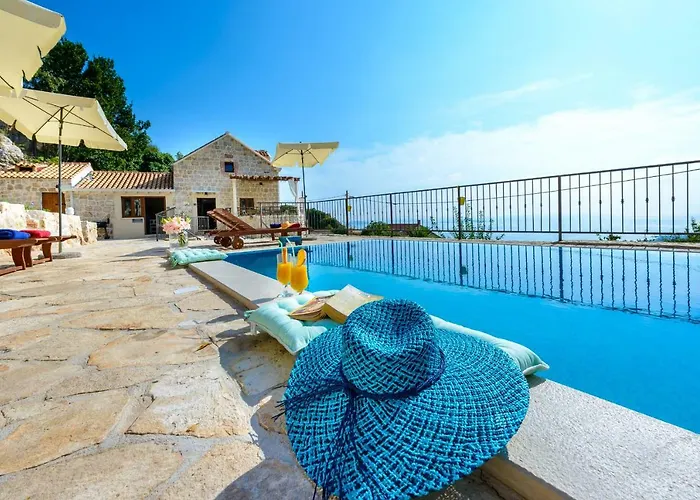 Stone-exceptional Private Estate 别墅