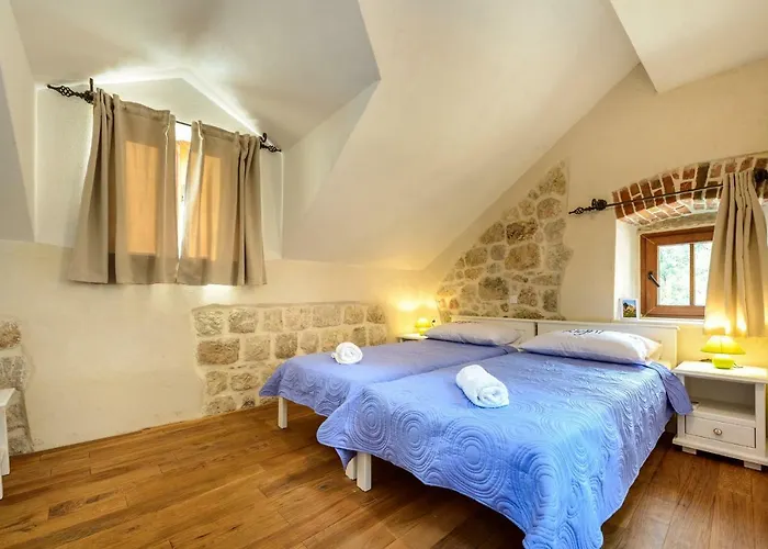 Stone-exceptional Private Estate 米利尼