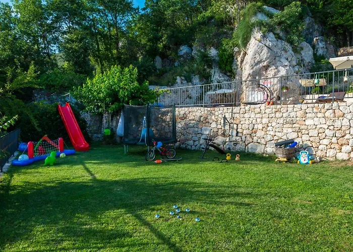 Stone-exceptional Private Estate * 米利尼